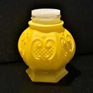 Avon Yellow Lantern Moonwind Perfumed Talc